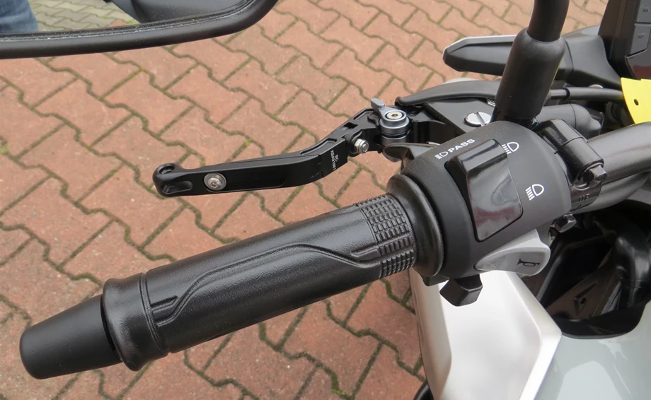 Umbgebautes Motorrad Honda CB125R Bild 9: Umbgebautes Motorrad Honda CB125R