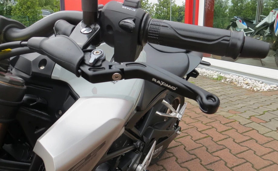 Umbgebautes Motorrad Honda CB125R Bild 8: Umbgebautes Motorrad Honda CB125R