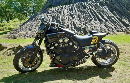 Yamaha V-Max VMX 1200 Custom Bike