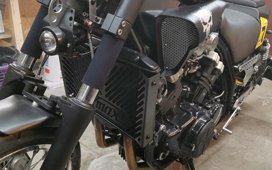 Umgebautes Motorrad Yamaha V-Max VMX 1200 von user1215425 - Bild 9 Umgebautes Motorrad Yamaha V-Max VMX 1200 von user1215425 - Bild 9