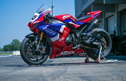 Honda CBR1000RR-R Fireblade Custom Bike Honda CBR1000RR-R Fireblade Custom Bike