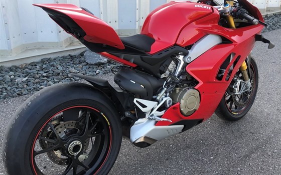 Umgebautes Motorrad Ducati Panigale V4 S von Berni´s Biker Bude - Bild 5 Umgebautes Motorrad Ducati Panigale V4 S von Berni´s Biker Bude - Bild 5