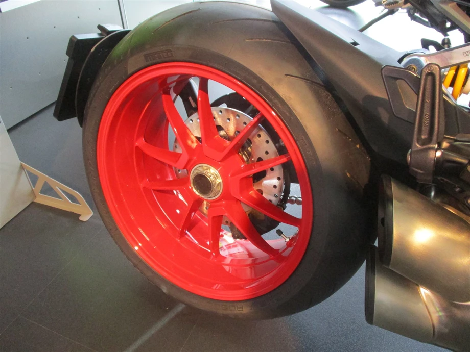 Umbgebautes Motorrad Ducati Diavel 1260 S Bild 6: Umbgebautes Motorrad Ducati Diavel 1260 S