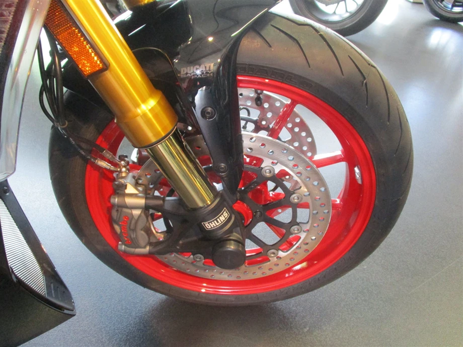 Umbgebautes Motorrad Ducati Diavel 1260 S Bild 9: Umbgebautes Motorrad Ducati Diavel 1260 S