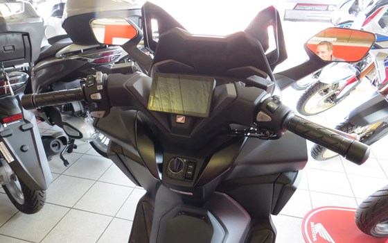Umgebautes Motorrad Honda Forza 125 von RB-Motorsports Bike & Car Service Ronny Bloch - Bild 4 Umgebautes Motorrad Honda Forza 125 von RB-Motorsports Bike & Car Service Ronny Bloch - Bild 4
