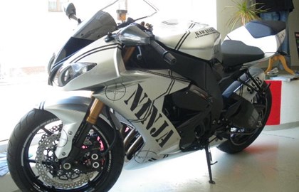 Kawasaki Ninja ZX-10R Custom Bike Kawasaki Ninja ZX-10R Custom Bike