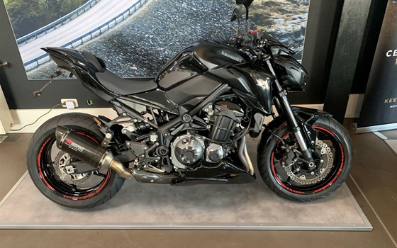 Umgebautes Motorrad Kawasaki Z900 von Altzschner GmbH - Bild 1 Umgebautes Motorrad Kawasaki Z900 von Altzschner GmbH - Bild 1