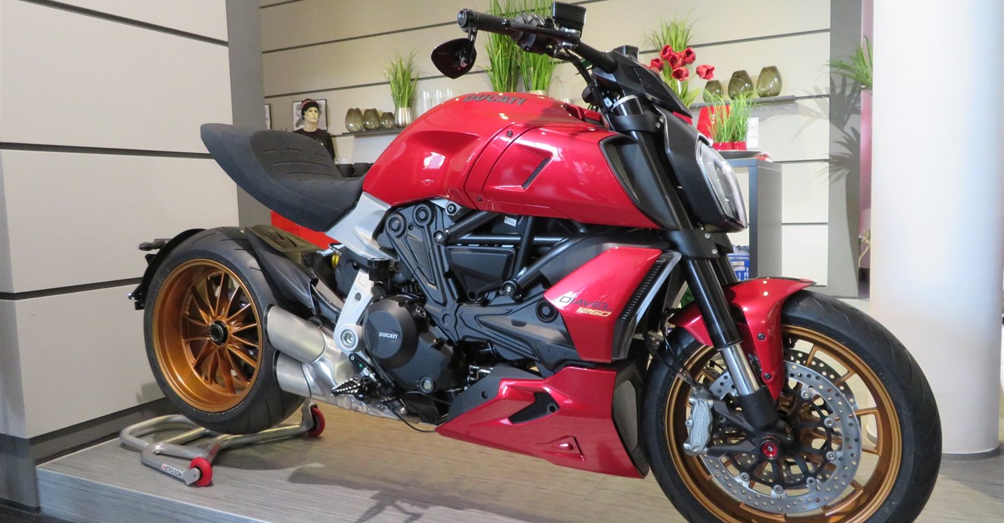 Customized motorcycle Ducati Diavel 1260