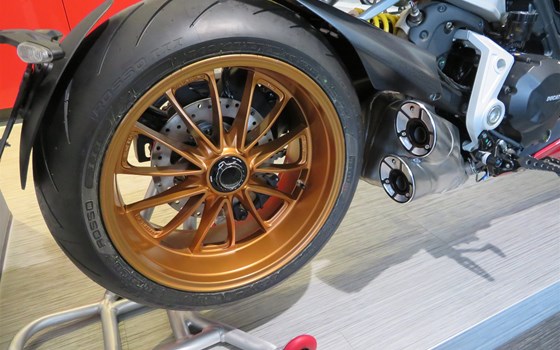 Umgebautes Motorrad Ducati Diavel 1260 von Zweiradparadies Denk GmbH & Co. KG - Bild 3 Umgebautes Motorrad Ducati Diavel 1260 von Zweiradparadies Denk GmbH & Co. KG - Bild 3
