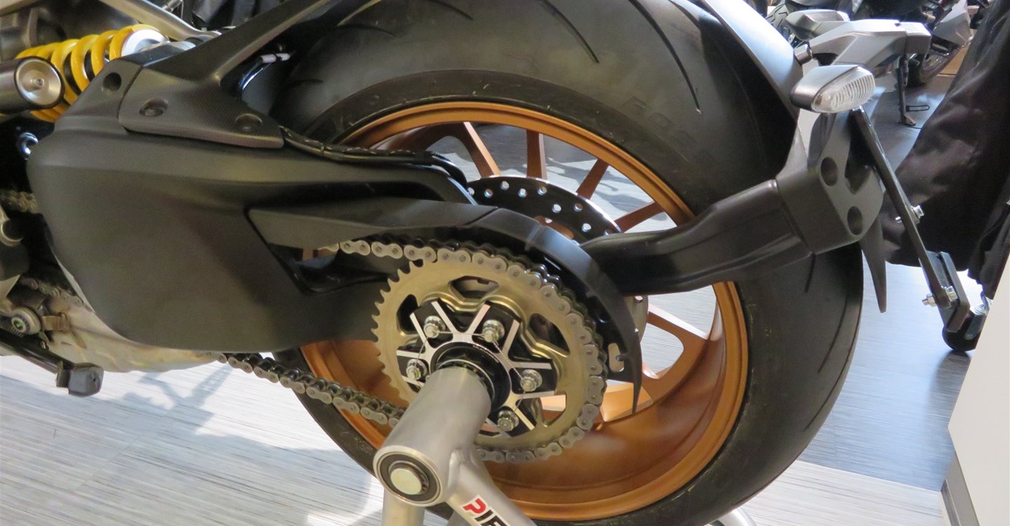 Umbgebautes Motorrad Ducati Diavel 1260