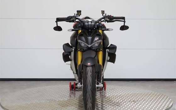 Umgebautes Motorrad Ducati Streetfighter V4 S von Zweiradparadies Denk GmbH & Co. KG - Bild 3 Umgebautes Motorrad Ducati Streetfighter V4 S von Zweiradparadies Denk GmbH & Co. KG - Bild 3