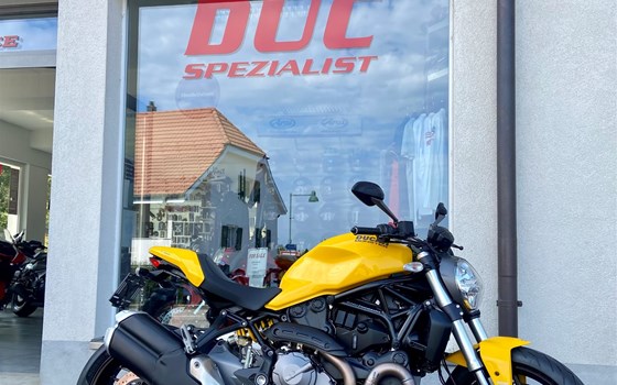 Umgebautes Motorrad Ducati Monster 821 von Direct Performance - Bild 2 Umgebautes Motorrad Ducati Monster 821 von Direct Performance - Bild 2