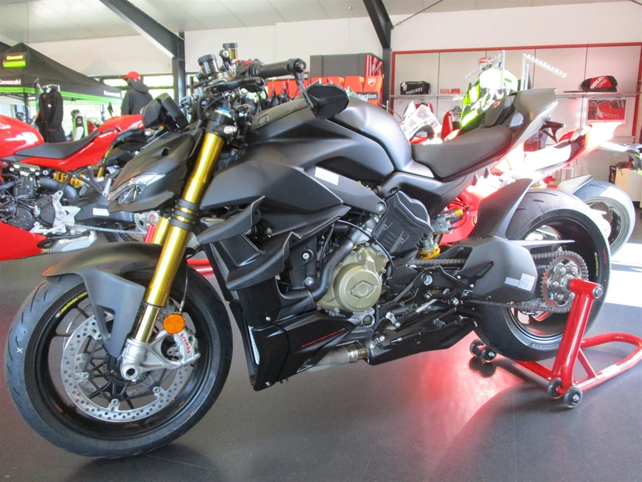 Umbgebautes Motorrad Ducati Streetfighter V4 S Bild 1: Umbgebautes Motorrad Ducati Streetfighter V4 S