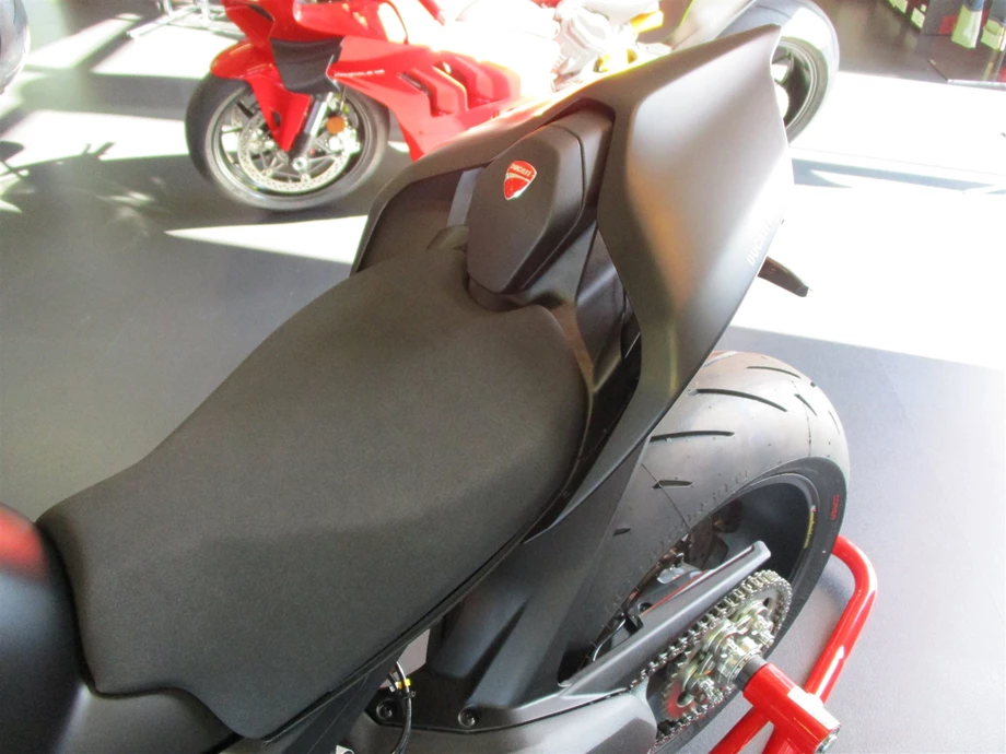 Umbgebautes Motorrad Ducati Streetfighter V4 S Bild 5: Umbgebautes Motorrad Ducati Streetfighter V4 S