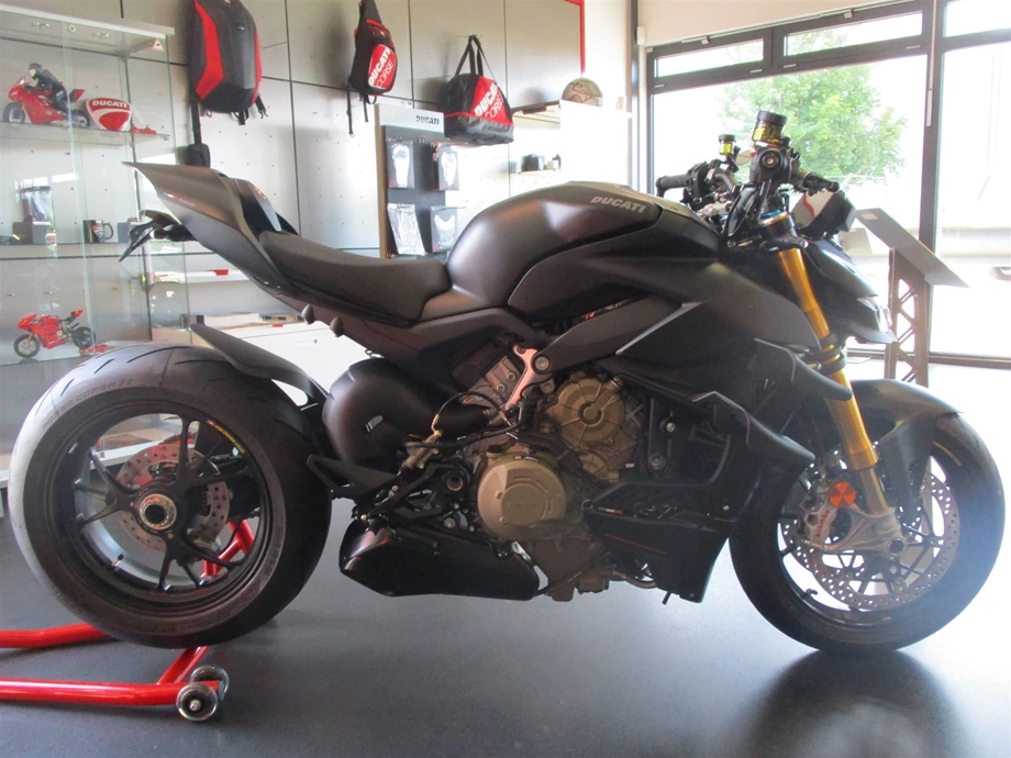 Umbgebautes Motorrad Ducati Streetfighter V4 S Bild 3: Umbgebautes Motorrad Ducati Streetfighter V4 S