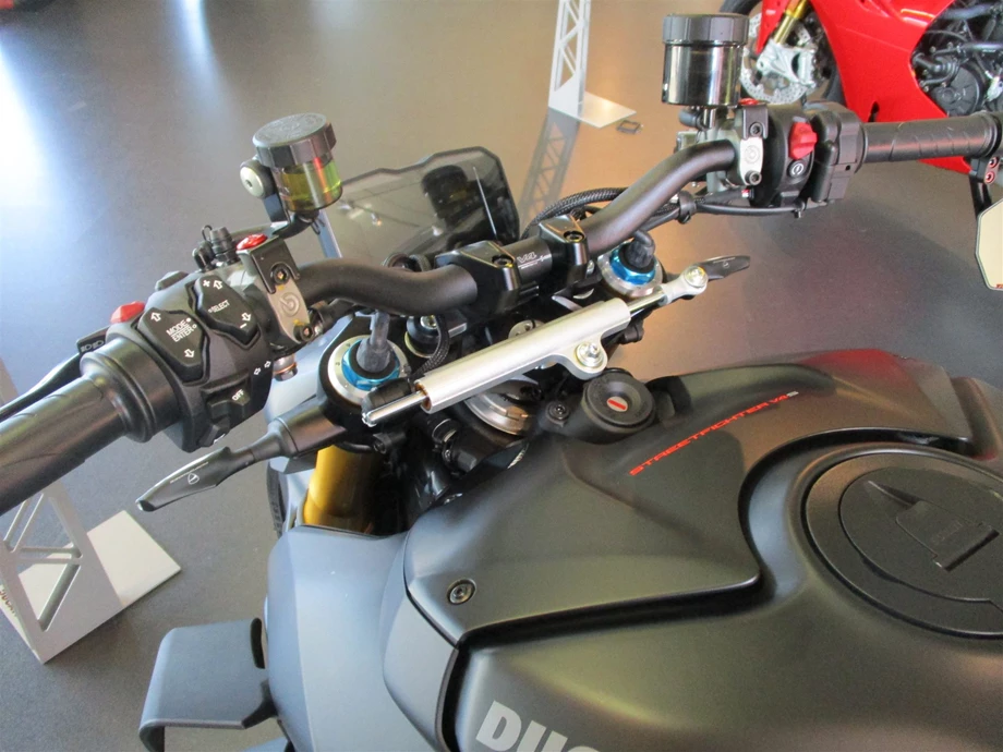 Umbgebautes Motorrad Ducati Streetfighter V4 S Bild 10: Umbgebautes Motorrad Ducati Streetfighter V4 S