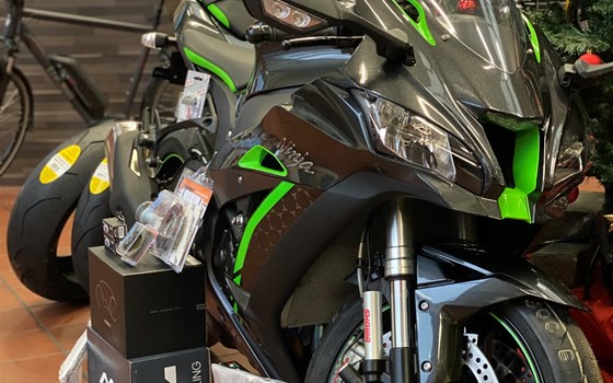 Umgebautes Motorrad Kawasaki Ninja ZX-10R SE von Rolf Berentelg GmbH & Co.KG - Bild 5 Umgebautes Motorrad Kawasaki Ninja ZX-10R SE von Rolf Berentelg GmbH & Co.KG - Bild 5