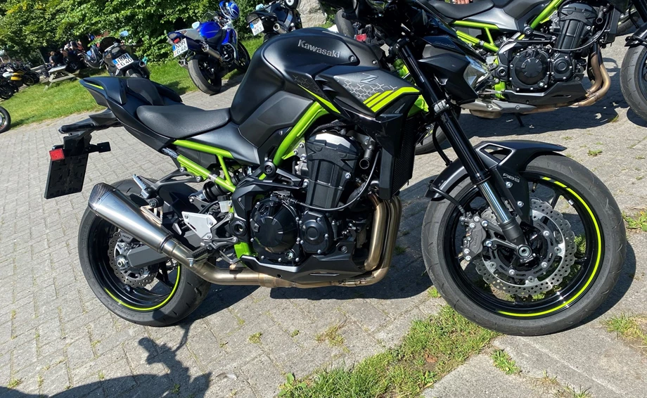 Umbgebautes Motorrad Kawasaki Z900 Bild 1: Umbgebautes Motorrad Kawasaki Z900