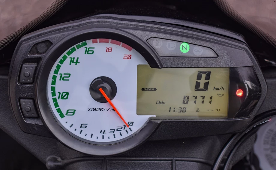 Umbgebautes Motorrad Kawasaki Ninja ZX-6RR Bild 11: Umbgebautes Motorrad Kawasaki Ninja ZX-6RR