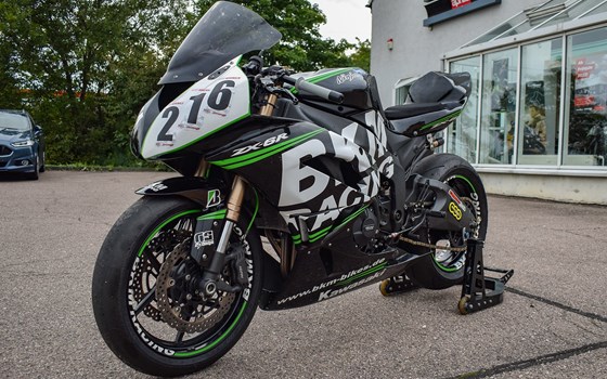 Umgebautes Motorrad Kawasaki Ninja ZX-6RR von BKM Bikes Handels GmbH - Bild 6 Umgebautes Motorrad Kawasaki Ninja ZX-6RR von BKM Bikes Handels GmbH - Bild 6
