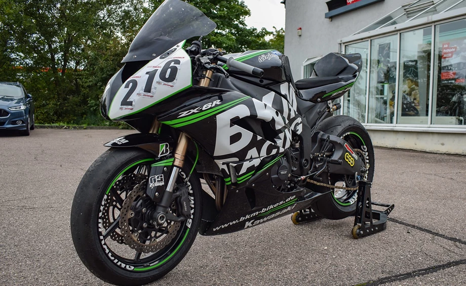 Umbgebautes Motorrad Kawasaki Ninja ZX-6RR Bild 6: Umbgebautes Motorrad Kawasaki Ninja ZX-6RR