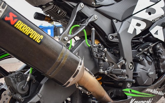 Umgebautes Motorrad Kawasaki Ninja ZX-6RR von BKM Bikes Handels GmbH - Bild 12 Umgebautes Motorrad Kawasaki Ninja ZX-6RR von BKM Bikes Handels GmbH - Bild 12