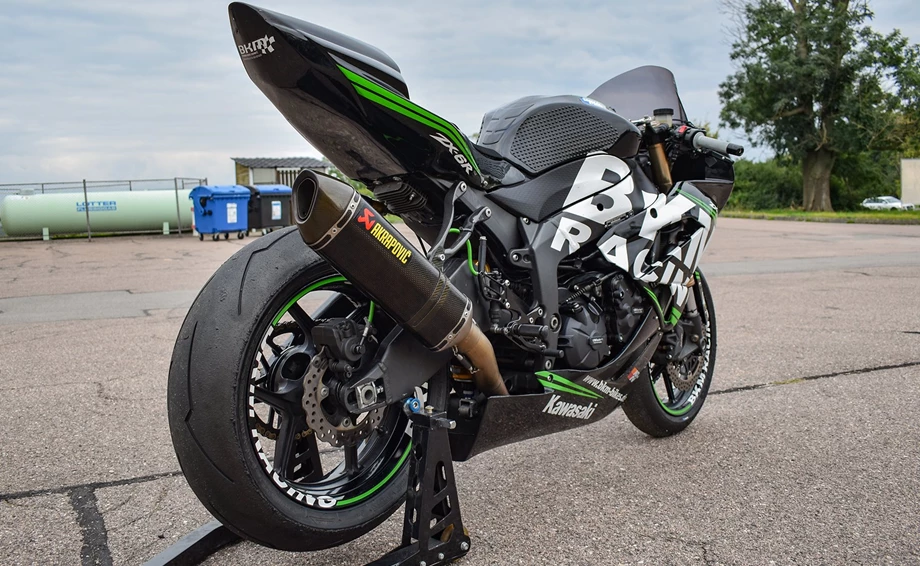 Umbgebautes Motorrad Kawasaki Ninja ZX-6RR Bild 2: Umbgebautes Motorrad Kawasaki Ninja ZX-6RR