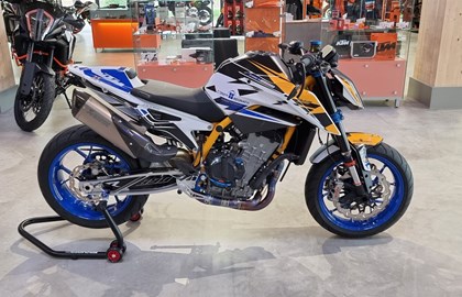 KTM 890 Duke R Custom Bike KTM 890 Duke R Custom Bike