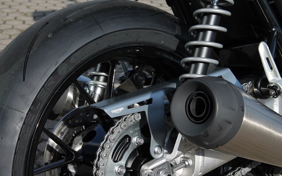 Umgebautes Motorrad Triumph Speed Twin 1200 von Stärker-Profil GmbH - Bild 13 Umgebautes Motorrad Triumph Speed Twin 1200 von Stärker-Profil GmbH - Bild 13