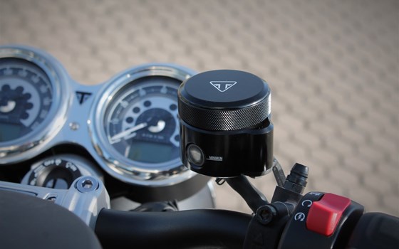 Umgebautes Motorrad Triumph Speed Twin 1200 von Stärker-Profil GmbH - Bild 3 Umgebautes Motorrad Triumph Speed Twin 1200 von Stärker-Profil GmbH - Bild 3