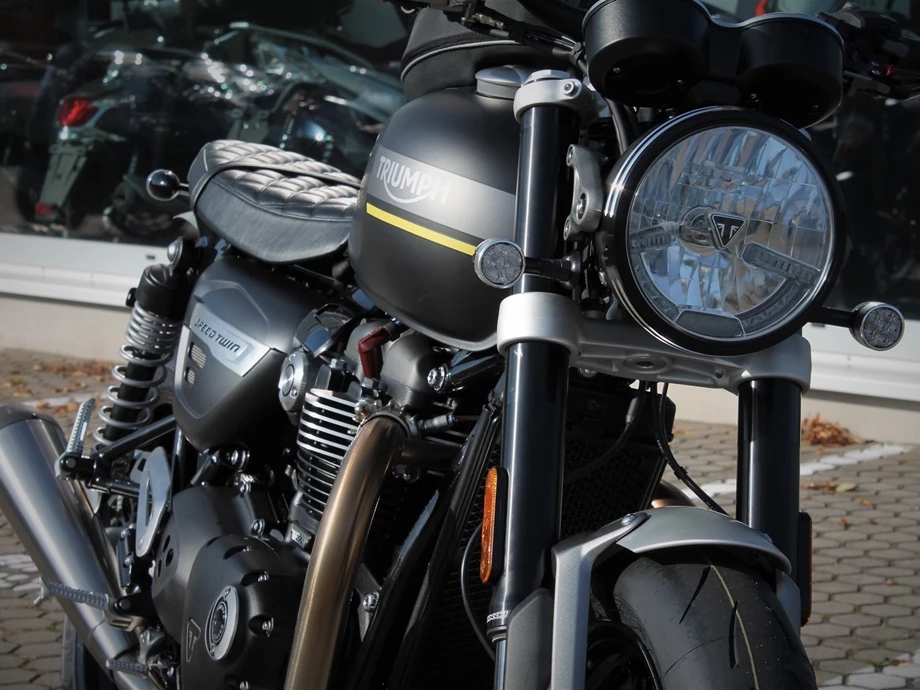 Umbgebautes Motorrad Triumph Speed Twin 1200 Bild 5: Umbgebautes Motorrad Triumph Speed Twin 1200