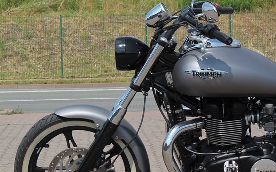 Umgebautes Motorrad Triumph Speedmaster von Stärker-Profil GmbH - Bild 2 Umgebautes Motorrad Triumph Speedmaster von Stärker-Profil GmbH - Bild 2