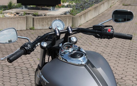 Umgebautes Motorrad Triumph Speedmaster von Stärker-Profil GmbH - Bild 11 Umgebautes Motorrad Triumph Speedmaster von Stärker-Profil GmbH - Bild 11