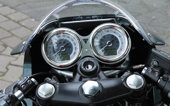 Umgebautes Motorrad Triumph Thruxton 1200 von Stärker-Profil GmbH - Bild 13 Umgebautes Motorrad Triumph Thruxton 1200 von Stärker-Profil GmbH - Bild 13