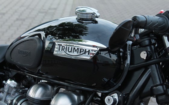 Umgebautes Motorrad Triumph Thruxton von Stärker-Profil GmbH - Bild 10 Umgebautes Motorrad Triumph Thruxton von Stärker-Profil GmbH - Bild 10