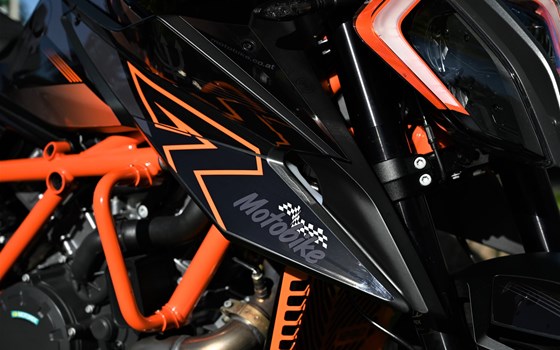 Umgebautes Motorrad KTM 1290 Super Duke R von Motobike Handels GmbH - Bild 1 Umgebautes Motorrad KTM 1290 Super Duke R von Motobike Handels GmbH - Bild 1