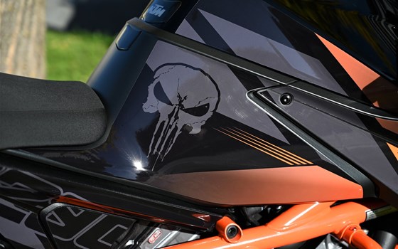 Umgebautes Motorrad KTM 1290 Super Duke R von Motobike Handels GmbH - Bild 2 Umgebautes Motorrad KTM 1290 Super Duke R von Motobike Handels GmbH - Bild 2