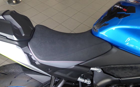 Umgebautes Motorrad Suzuki GSX-S1000 von Reimo-Reinhard Motorrad GmbH - Bild 2 Umgebautes Motorrad Suzuki GSX-S1000 von Reimo-Reinhard Motorrad GmbH - Bild 2