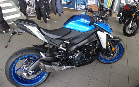 Umgebautes Motorrad Suzuki GSX-S1000 von Reimo-Reinhard Motorrad GmbH - Bild 1 Umgebautes Motorrad Suzuki GSX-S1000 von Reimo-Reinhard Motorrad GmbH - Bild 1