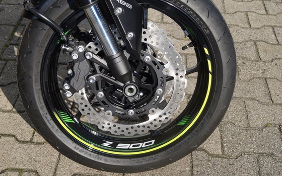 Umgebautes Motorrad Kawasaki Z900 von Rolf Berentelg GmbH & Co.KG - Bild 2 Umgebautes Motorrad Kawasaki Z900 von Rolf Berentelg GmbH & Co.KG - Bild 2