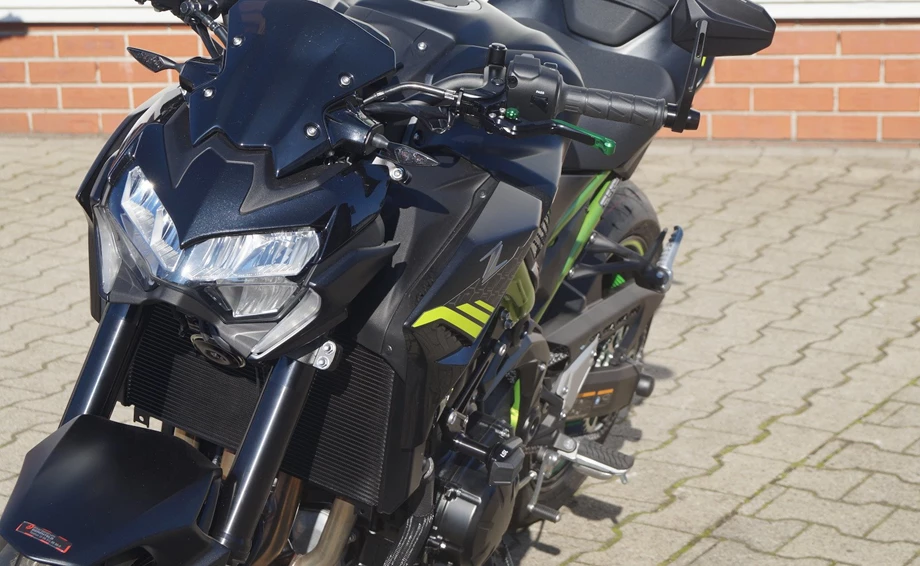 Umbgebautes Motorrad Kawasaki Z900 Bild 8: Umbgebautes Motorrad Kawasaki Z900