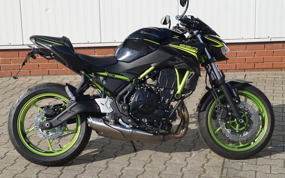 Umgebautes Motorrad Kawasaki Z650 von Rolf Berentelg GmbH & Co.KG - Bild 2 Umgebautes Motorrad Kawasaki Z650 von Rolf Berentelg GmbH & Co.KG - Bild 2