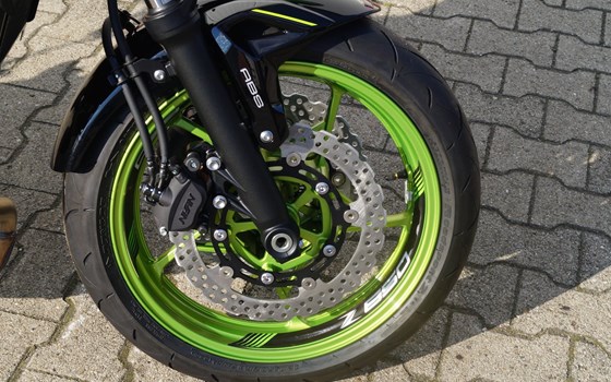Umgebautes Motorrad Kawasaki Z650 von Rolf Berentelg GmbH & Co.KG - Bild 3 Umgebautes Motorrad Kawasaki Z650 von Rolf Berentelg GmbH & Co.KG - Bild 3