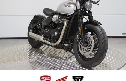 Triumph Bonneville Bobber Custom Bike Triumph Bonneville Bobber Custom Bike
