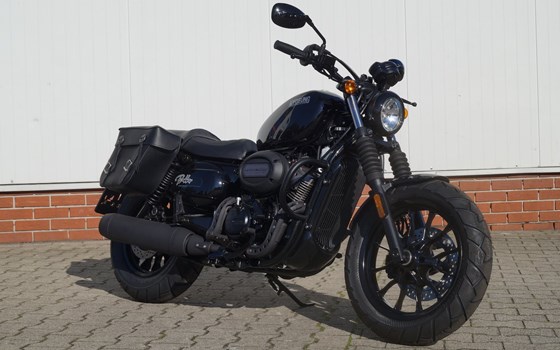 Umgebautes Motorrad Hyosung GV 125 S Aquila von Rolf Berentelg GmbH & Co.KG - Bild 1 Umgebautes Motorrad Hyosung GV 125 S Aquila von Rolf Berentelg GmbH & Co.KG - Bild 1