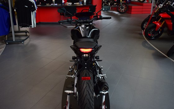 Umgebautes Motorrad Yamaha MT-125 von Zweiradzentrum Rhein-Ruhr West GmbH - Bild 6 Umgebautes Motorrad Yamaha MT-125 von Zweiradzentrum Rhein-Ruhr West GmbH - Bild 6