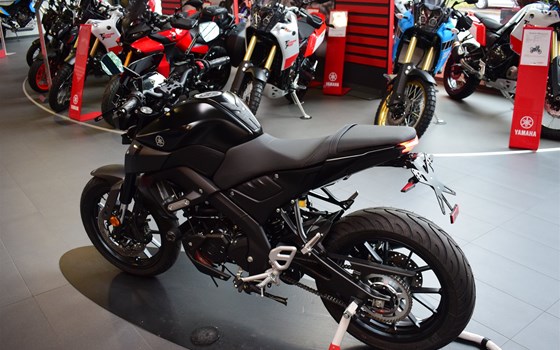 Umgebautes Motorrad Yamaha MT-125 von Zweiradzentrum Rhein-Ruhr West GmbH - Bild 7 Umgebautes Motorrad Yamaha MT-125 von Zweiradzentrum Rhein-Ruhr West GmbH - Bild 7