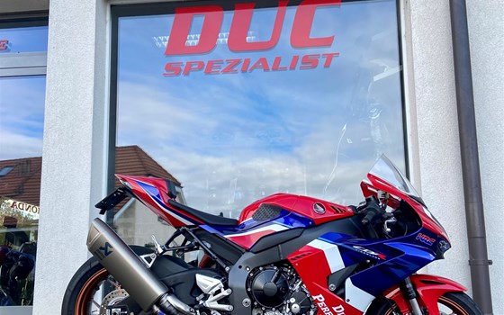 Umgebautes Motorrad Honda CBR1000RR Fireblade von Direct Performance - Bild 1 Umgebautes Motorrad Honda CBR1000RR Fireblade von Direct Performance - Bild 1