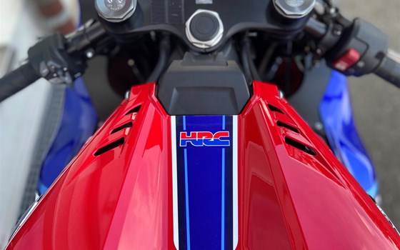 Umgebautes Motorrad Honda CBR1000RR Fireblade von Direct Performance - Bild 8 Umgebautes Motorrad Honda CBR1000RR Fireblade von Direct Performance - Bild 8