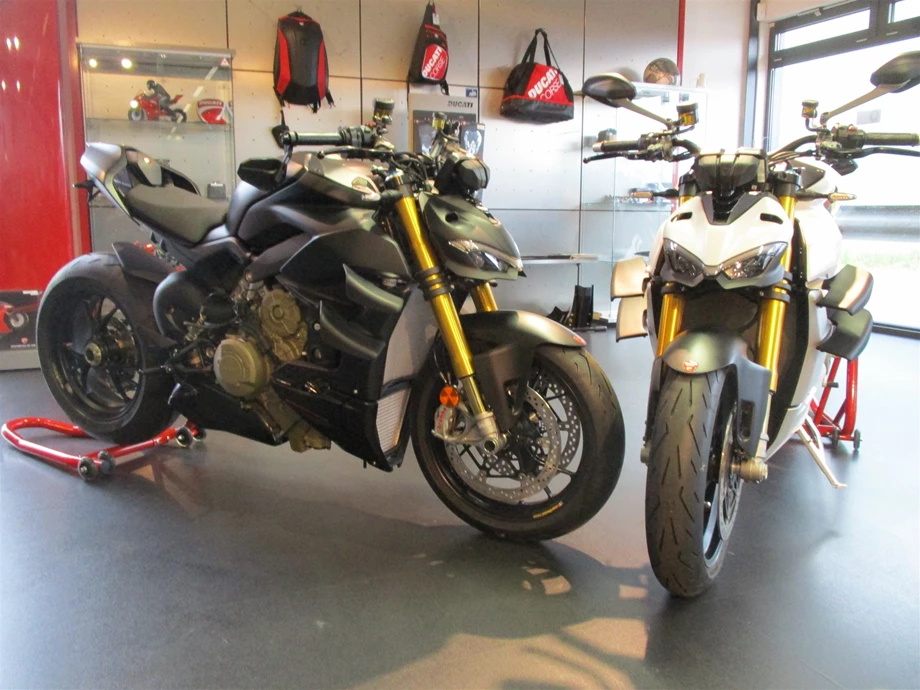 Umbgebautes Motorrad Ducati Streetfighter V4 S Bild 6: Umbgebautes Motorrad Ducati Streetfighter V4 S